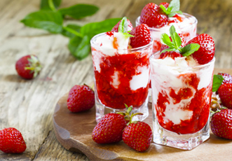 Fraises chaudes avec la glace